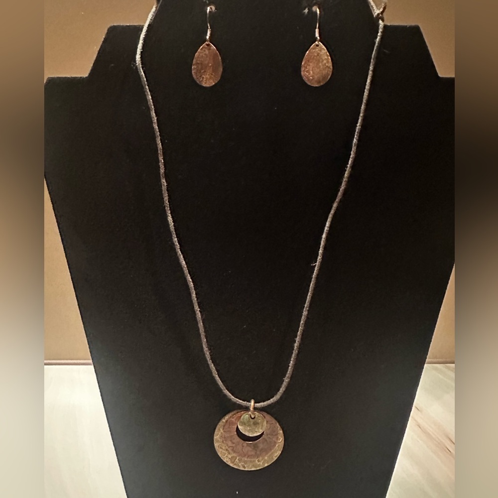 Elegant Artisan Mixed Metal Necklace Set